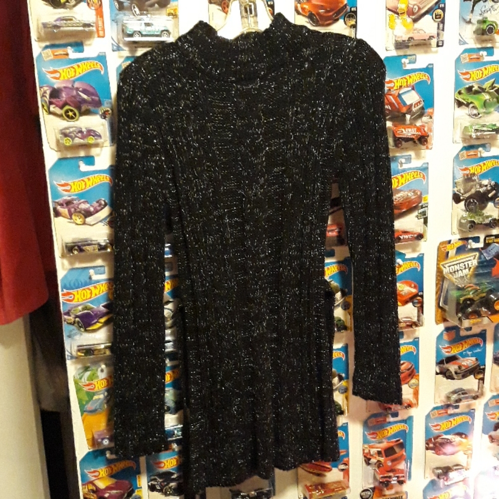 Sweater - Picture 2 of 3